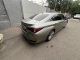 Lexus ES 250 2021 года за 24 000 000 тг. в Алматы – фото 4