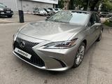 Lexus ES 250 2021 года за 24 000 000 тг. в Алматы