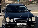 Mercedes-Benz E 320 1999 года за 4 999 999 тг. в Жанаозен