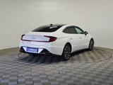 Hyundai Sonata 2022 годаүшін9 680 000 тг. в Алматы – фото 5
