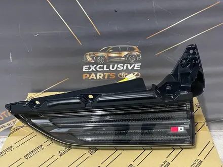 Правый фонарь в багажник Black Vision Lexus LX570 за 380 000 тг. в Шымкент