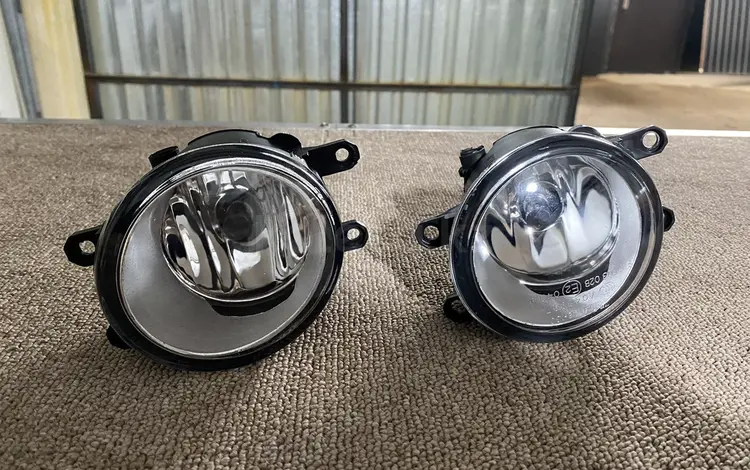 Противотуманка — Toyota Yaris 2005-2011 за 3 000 тг. в Алматы