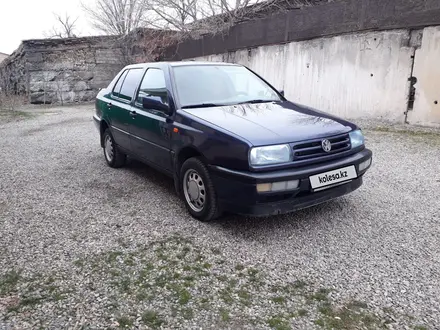 Volkswagen Vento 1992 года за 1 700 000 тг. в Тараз