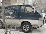Mitsubishi Delica 1994 годаfor1 300 000 тг. в Алматы – фото 4