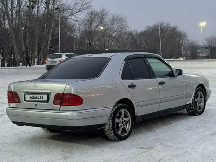 Mercedes-Benz E 320 1997 года за 2 470 000 тг. в Караганда – фото 6