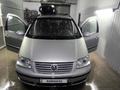 Volkswagen Sharan 2001 годаfor3 200 000 тг. в Караганда