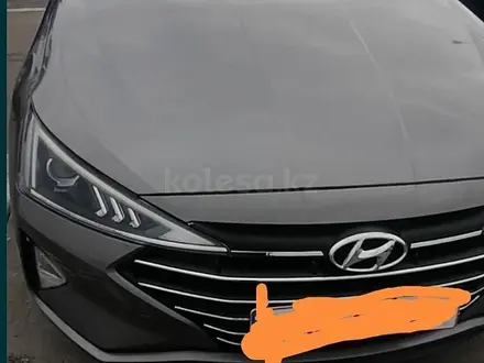 Hyundai Elantra 2019 года за 7 800 000 тг. в Караганда – фото 3