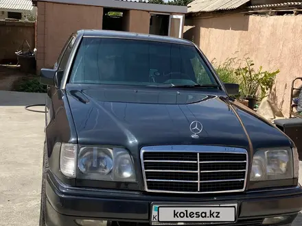 Mercedes-Benz E 320 1993 года за 3 000 000 тг. в Шымкент