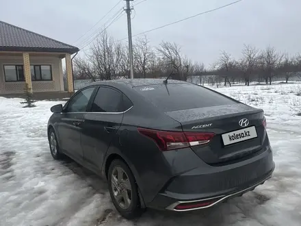 Hyundai Accent 2022 года за 9 000 000 тг. в Уральск – фото 3