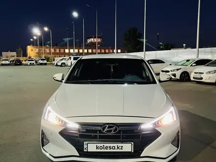 Hyundai Elantra 2019 года за 7 800 000 тг. в Уральск