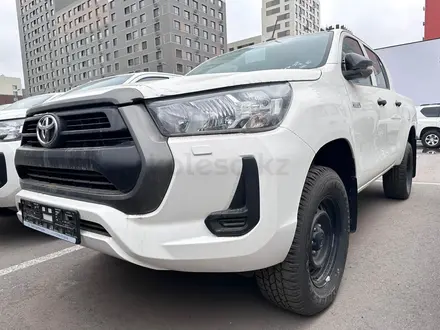 Toyota Hilux Standart 2023 года за 21 500 000 тг. в Астана