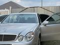 Mercedes-Benz E 320 2004 года за 4 600 000 тг. в Актобе – фото 3