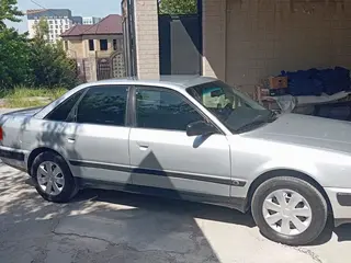 Audi 100