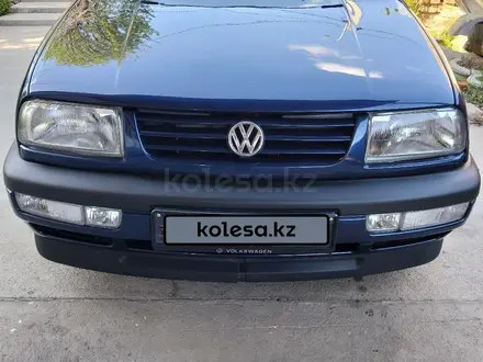 Volkswagen Vento 1993 года за 1 500 000 тг. в Шымкент