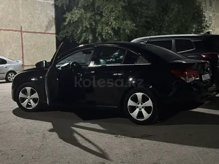 Chevrolet Cruze 2011 года за 3 650 000 тг. в Петропавловск – фото 13