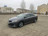 Toyota Camry 2013 года за 5 600 000 тг. в Уральск – фото 2