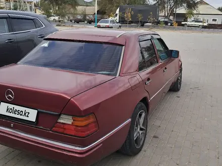 Mercedes-Benz E 220 1993 года за 1 500 000 тг. в Кызылорда – фото 6