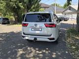 Toyota Land Cruiser 2021 года за 44 300 000 тг. в Алматы – фото 3