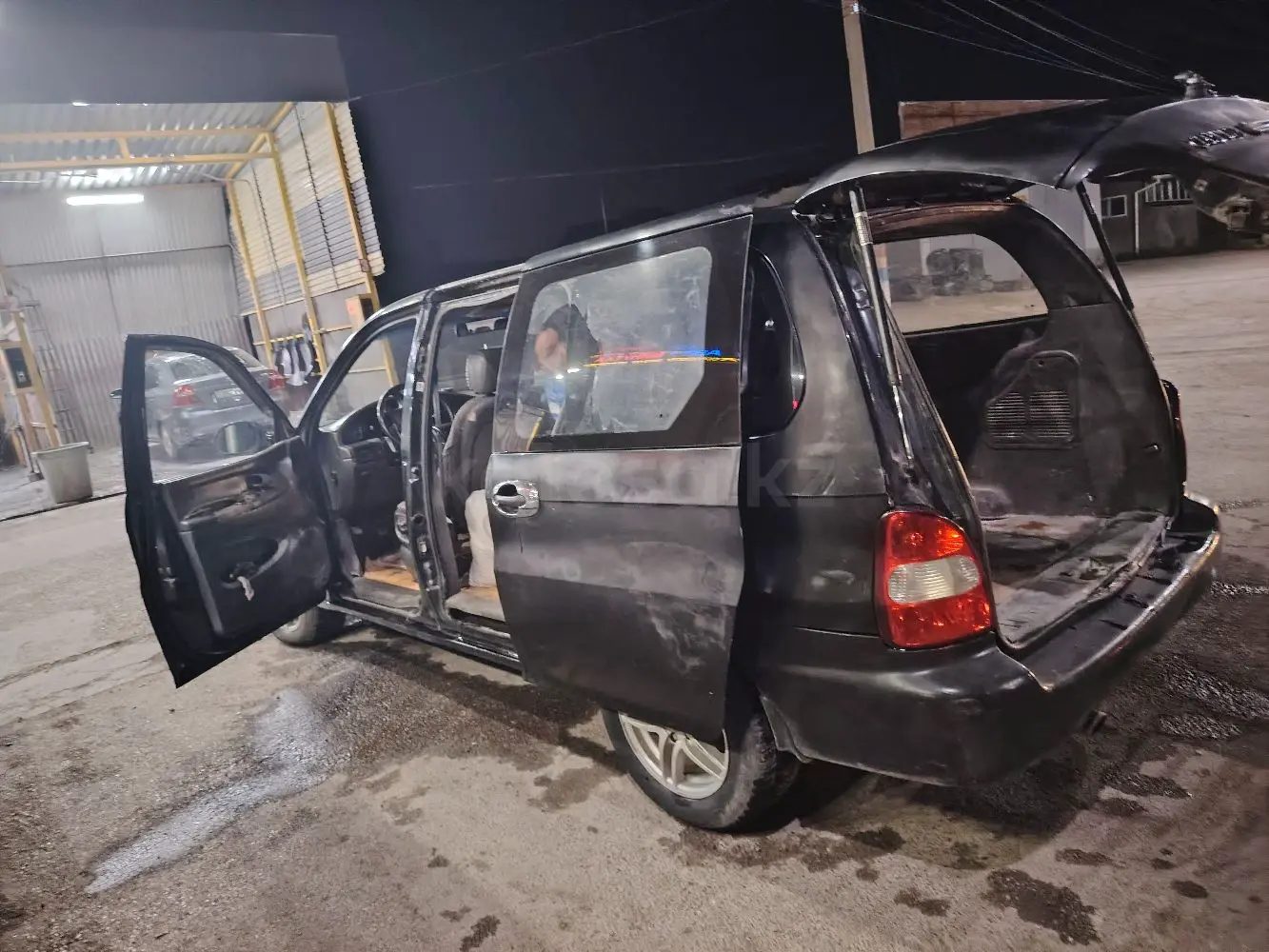 Kia Carnival, 1999