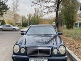 Mercedes-Benz E 230 1997 года за 1 900 000 тг. в Алматы