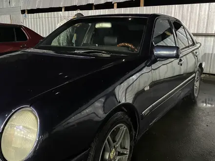 Mercedes-Benz E 230 1997 года за 1 900 000 тг. в Алматы – фото 22