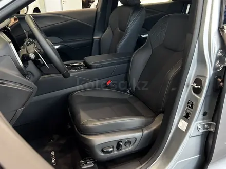 Lexus RX 350 Executive+ 2025 года за 36 000 000 тг. в Алматы – фото 15