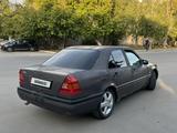 Mercedes-Benz C 180 1994 года за 950 000 тг. в Костанай – фото 3