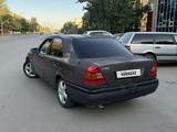 Mercedes-Benz C 180 1994 года за 950 000 тг. в Костанай – фото 4