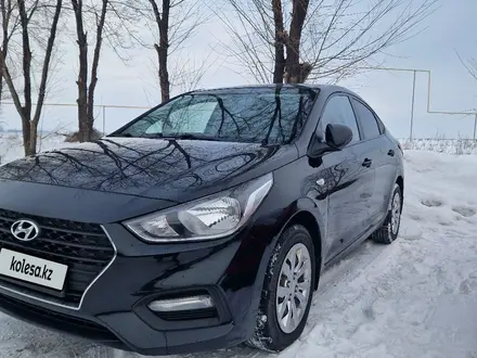 Hyundai Solaris 2017 года за 6 700 000 тг. в Актау