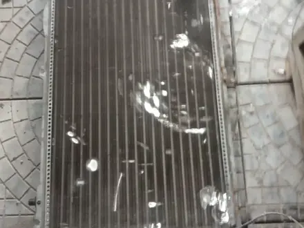 Радиатор на Ауди 80 2.0 за 10 000 тг. в Алматы – фото 3
