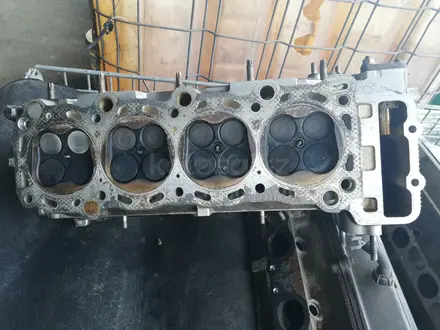 Головка двигателя тойота превия 2.4. за 555 тг. в Алматы – фото 2