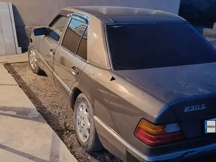 Mercedes-Benz E 230 1991 года за 2 300 000 тг. в Алматы