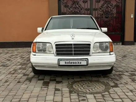 Mercedes-Benz E 220 1993 года за 1 400 000 тг. в Тараз