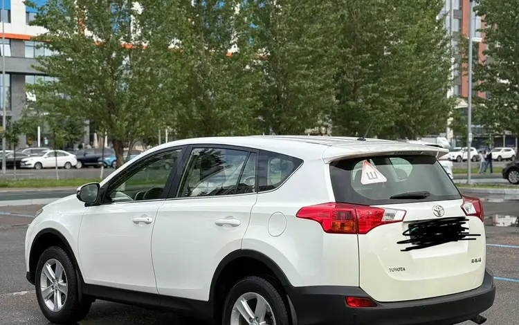 Toyota RAV4 2014 года за 11 000 000 тг. в Астана