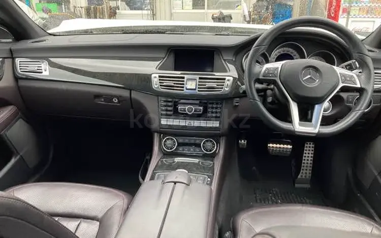 Сиденья САЛОН CLS55AMG C218 за 80 000 тг. в Алматы