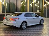 Toyota Camry 2018 годаfor15 000 000 тг. в Шымкент – фото 4