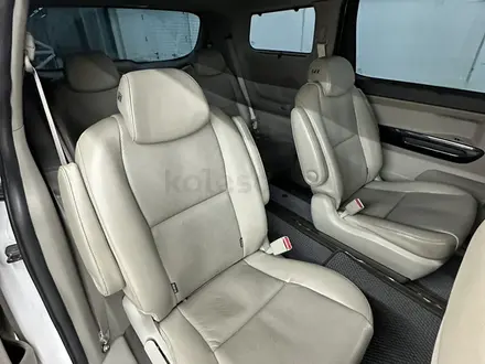 Kia Carnival 2015 года за 11 500 000 тг. в Шымкент – фото 9