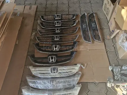 Решетка радиатора Honda odyssey ra-6 за 1 000 тг. в Алматы