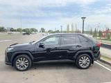 Toyota RAV4 2021 года за 15 300 000 тг. в Петропавловск – фото 3
