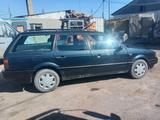 Volkswagen Passat 1993 годаfor1 050 000 тг. в Астана