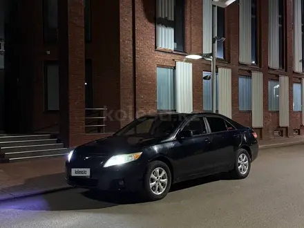 Toyota Camry 2010 года за 6 500 000 тг. в Уральск – фото 2