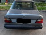 Mercedes-Benz E 200 1987 годаfor850 000 тг. в Астана – фото 2