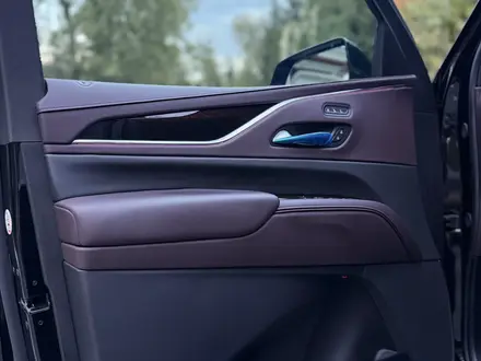 Cadillac Escalade 2024 года за 68 900 000 тг. в Алматы – фото 17