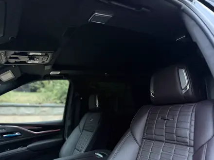 Cadillac Escalade 2024 года за 68 900 000 тг. в Алматы – фото 18