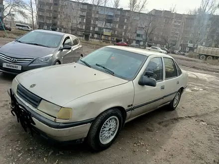 Opel Vectra 1989 года за 550 000 тг. в Караганда – фото 2
