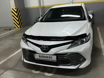 Toyota Camry 2018 года за 13 900 000 тг. в Астана – фото 3