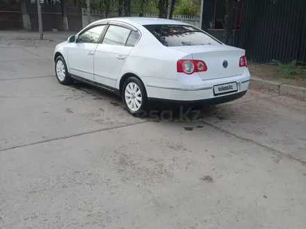 Volkswagen Passat 2007 года за 1 950 000 тг. в Алматы – фото 3