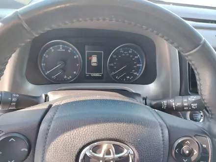 Toyota RAV4 2018 года за 11 500 000 тг. в Актобе – фото 9