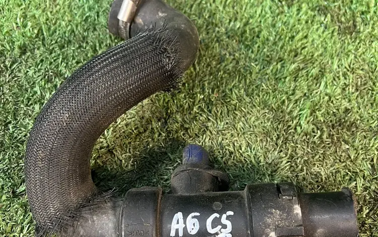 Патрубок шланг охлаждения Ауди А6 С5 Пассат Б5 за 10 000 тг. в Алматы