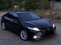 Toyota Camry 2019 года за 10 300 000 тг. в Алматы